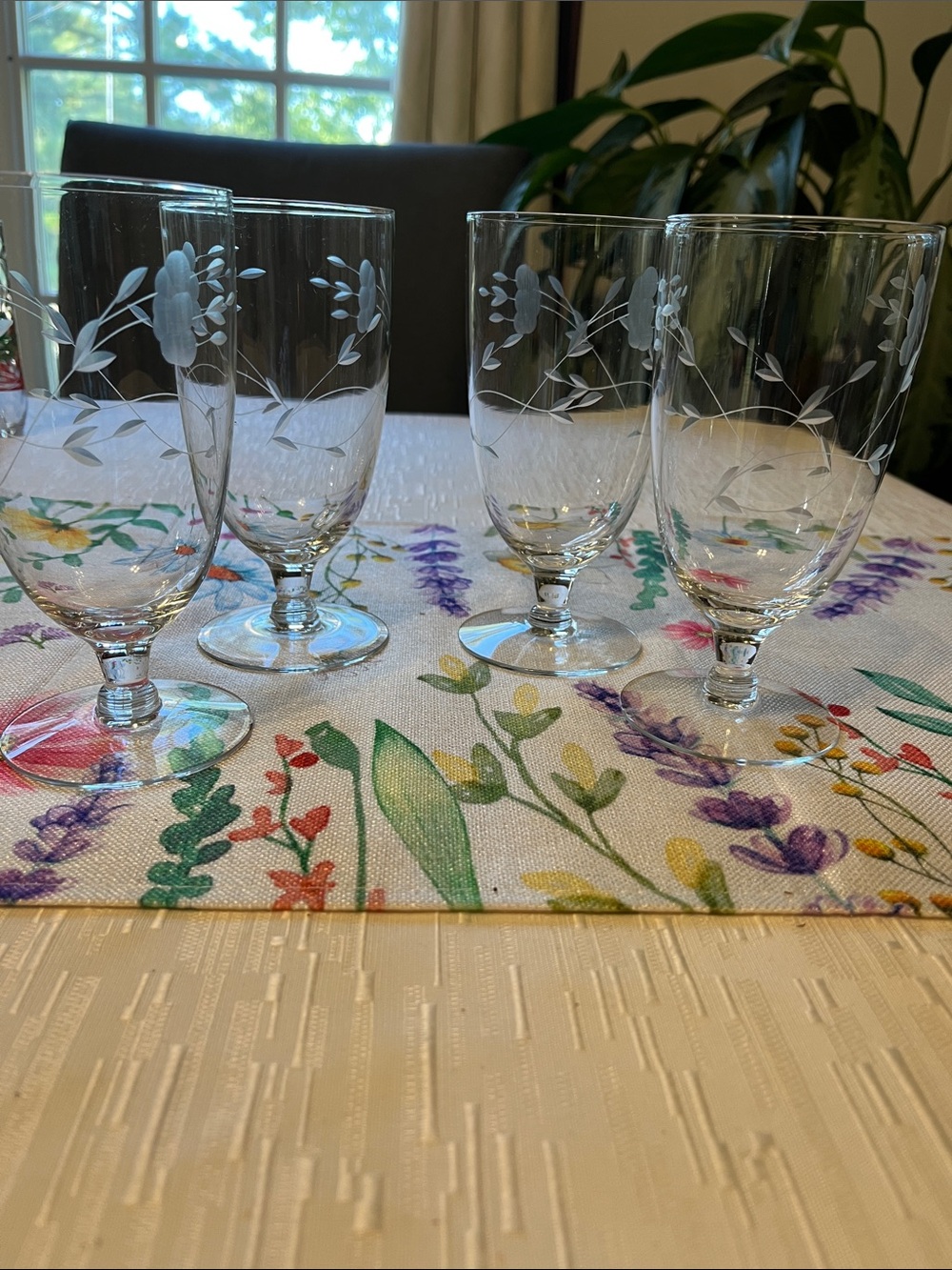 Etched Leaf Stemmed Glasses - Clear Glass (Set of 4)